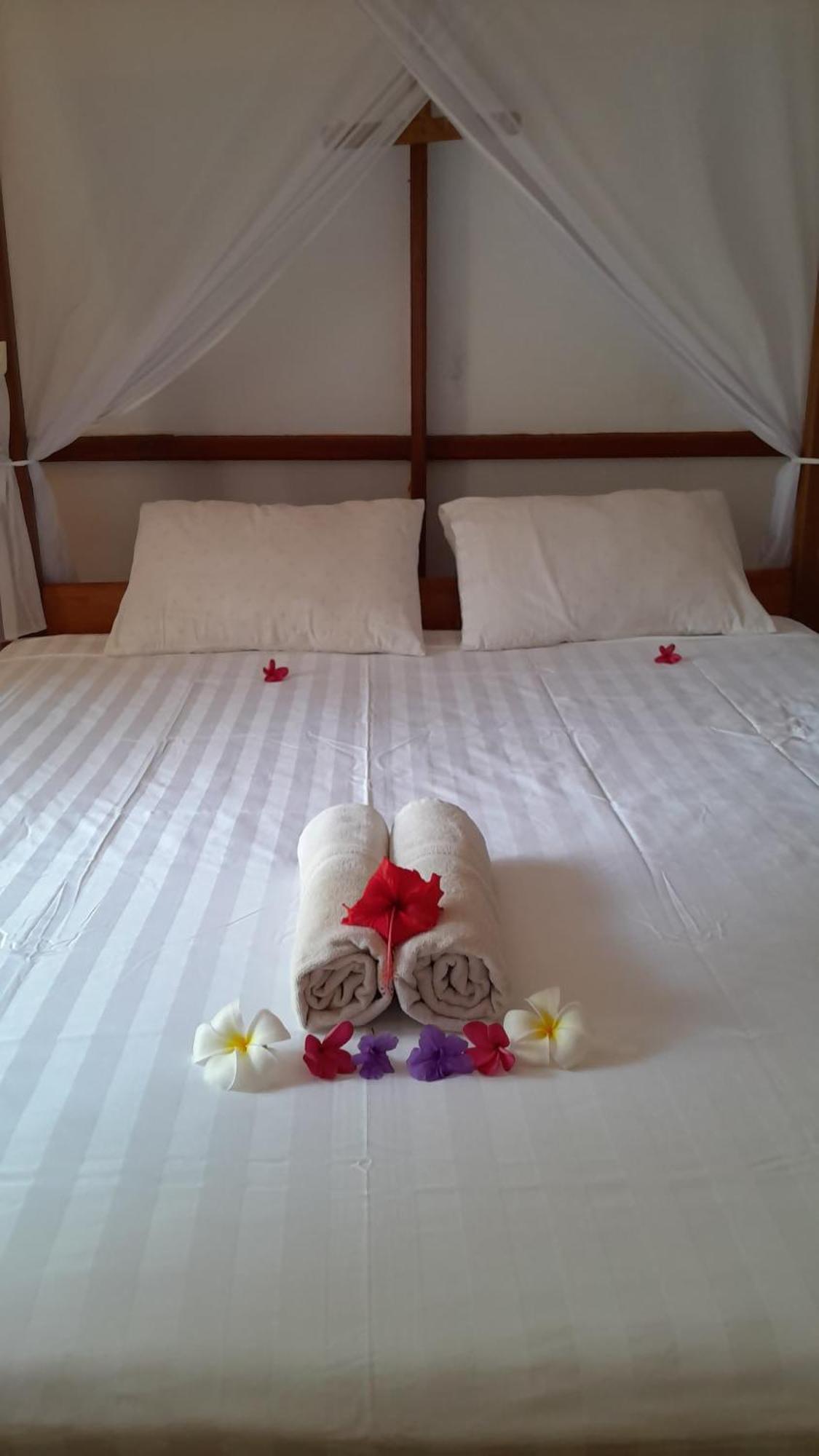 We'Be Cottages Gili Meno Bagian luar foto