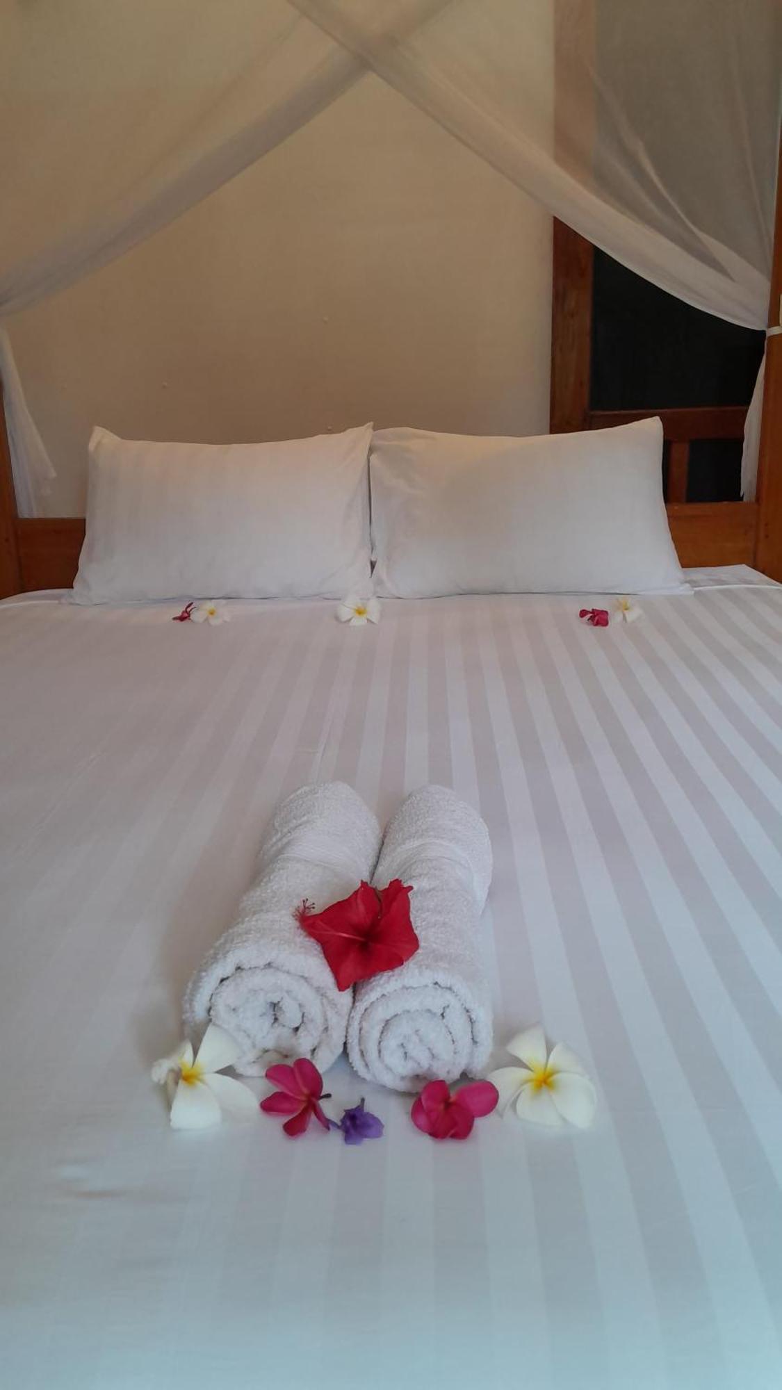 We'Be Cottages Gili Meno Bagian luar foto