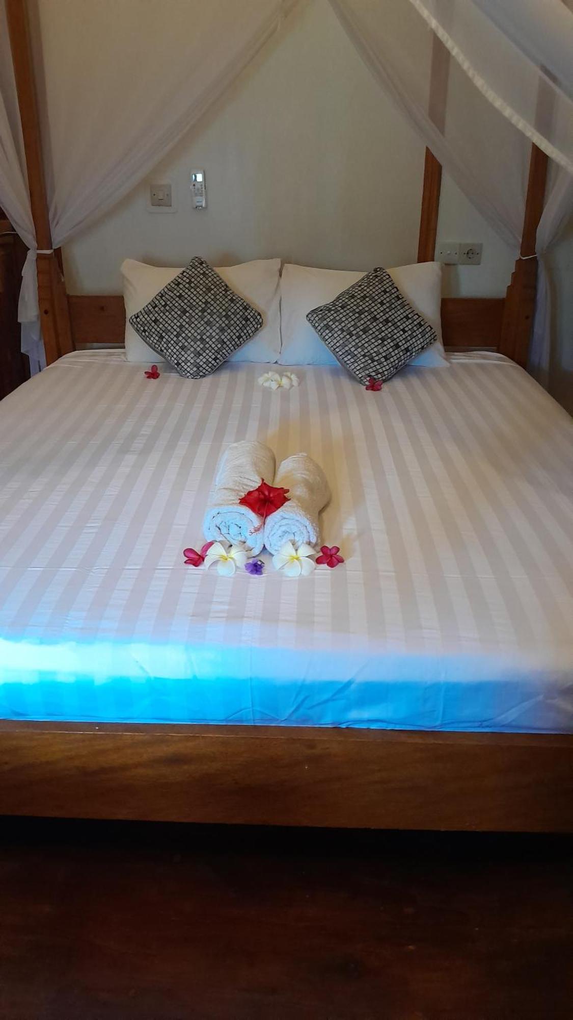 We'Be Cottages Gili Meno Bagian luar foto